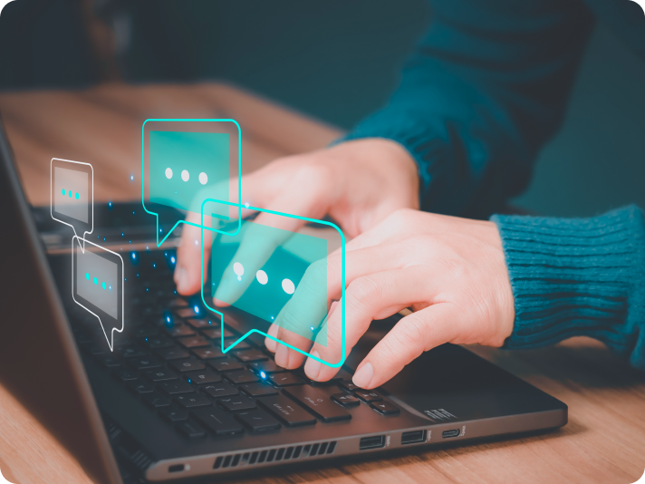 オンライン学習の質問をチャットで送信している様子