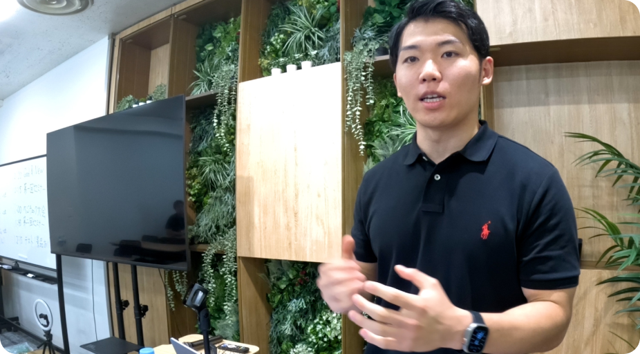 栄養先生ひろし（豊田 浩史）が講演をしている様子